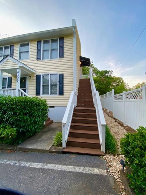 Trendy 2Bed 2 Bath Villa In The Village With King Bed Raleigh Bagian luar foto