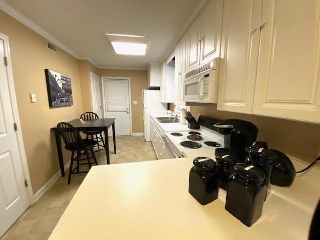 Trendy 2Bed 2 Bath Villa In The Village With King Bed Raleigh Bagian luar foto