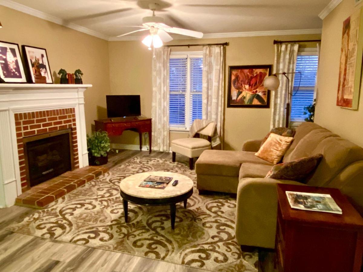 Trendy 2Bed 2 Bath Villa In The Village With King Bed Raleigh Bagian luar foto