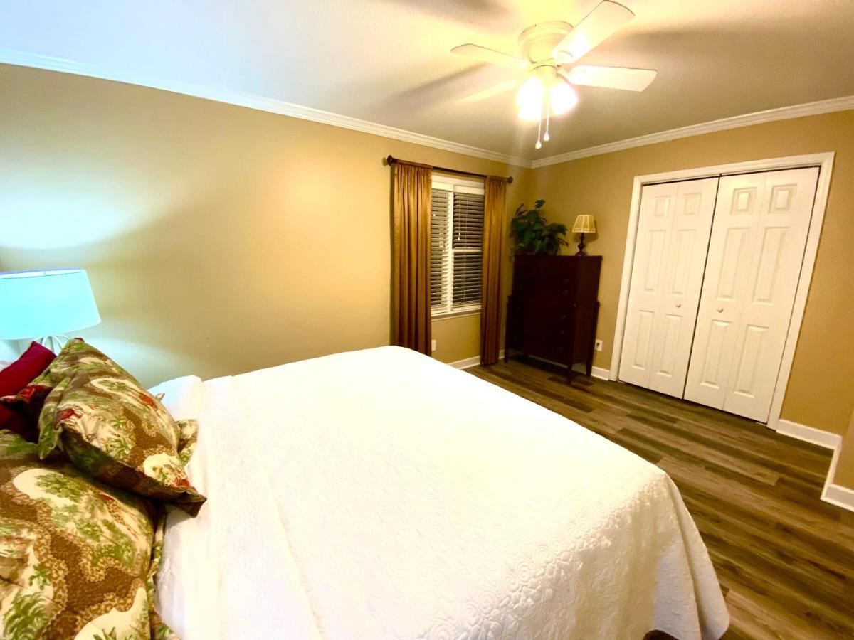 Trendy 2Bed 2 Bath Villa In The Village With King Bed Raleigh Bagian luar foto