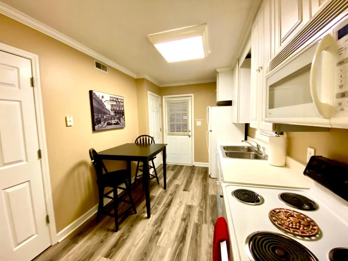 Trendy 2Bed 2 Bath Villa In The Village With King Bed Raleigh Bagian luar foto